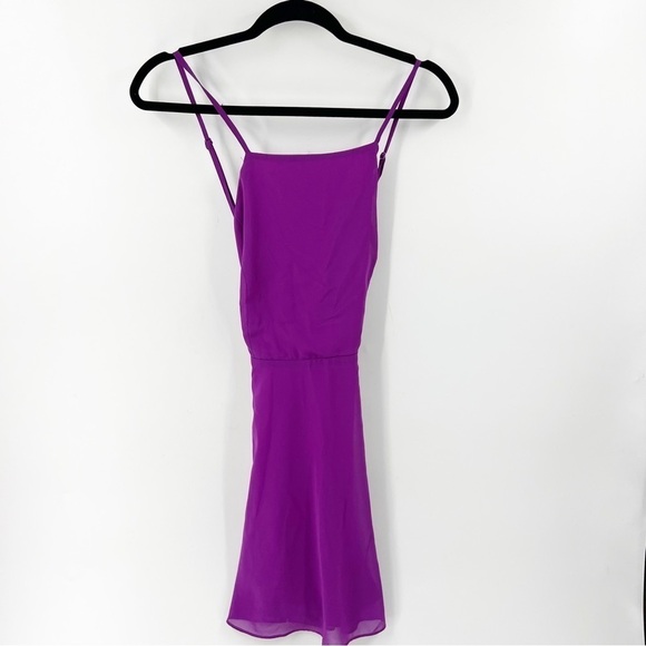 ✅ Lulu’s Magenta-Cross Back Dress SIZE MEDIUM - Picture 2 of 7